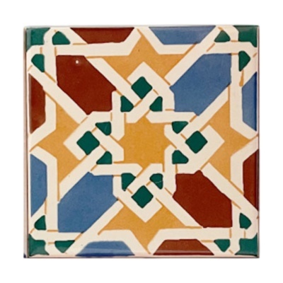 Azulejo quadrado com padrão geométrico colorido