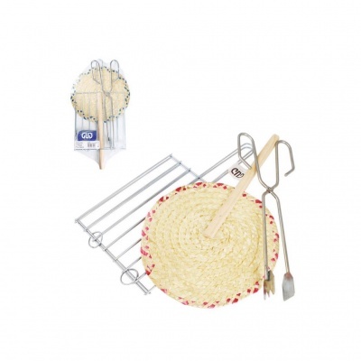 Conjunto utensílios grelhados com pegadores, suporte metálico e descansos de palha