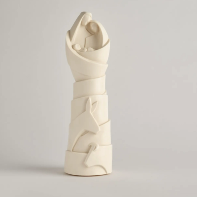 Escultura decorativa creme de presépio com figuras de Maria, José, Menino Jesus, burro e carneiro