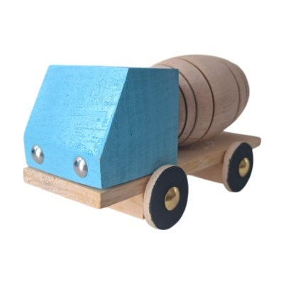 Carrinho de brinquedo de madeira azul e natural com rodas pretas e douradas