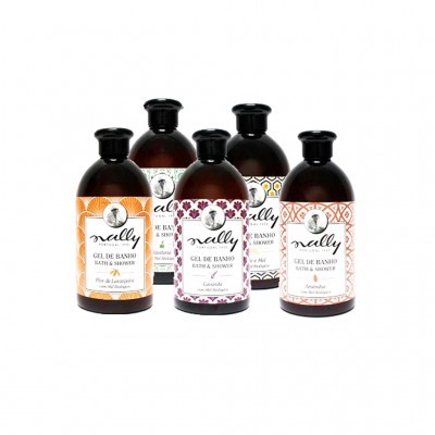 Cinco frascos de gel de banho Nally com diferentes rótulos coloridos e tampas pretas