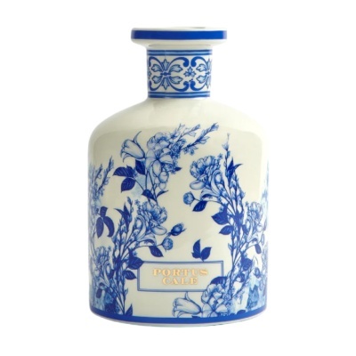 Garrafa decorativa de cerâmica branca com padrão azul floral e texto PORTUS CALE