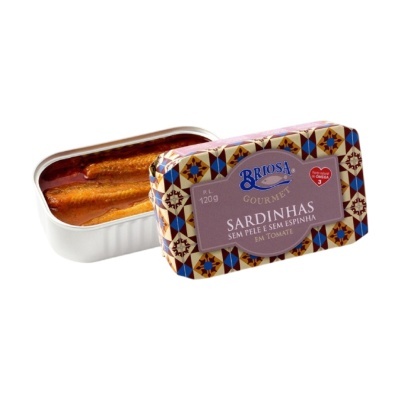 Lata de sardinhas em tomate com embalagem estampada e texto