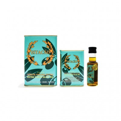 Azeite virgem extra ESTACÃO em latas azul-turquesa e garrafa pequena