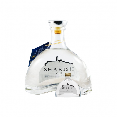 Garrafa de gin transparente SHARISH com etiqueta branca e azul, rolha de cortiça
