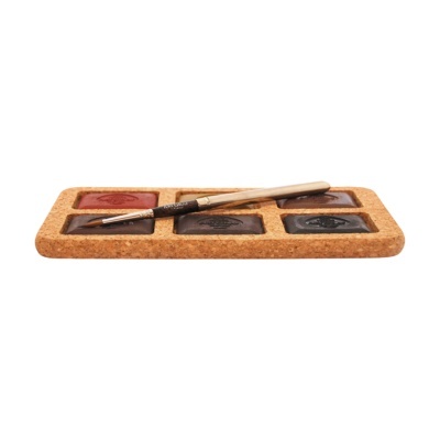 Paleta de cores artísticas com tintas castanhas e pincel