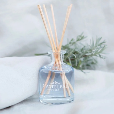 Difusor de aromas Castalbel Porto em vidro transparente com pauzinhos de madeira
