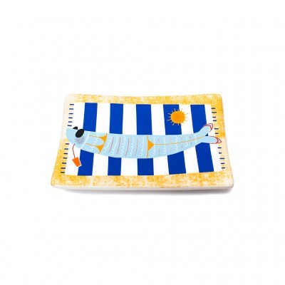 Prato retangular de cerâmica com riscas azuis e brancas e desenho de peixe