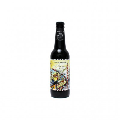 Garrafa preta de cerveja artesanal com rótulo amarelo ilustrado em fundo branco