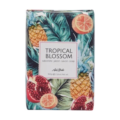 Sabonete Tropical Blossom com padrão de frutas tropicais e rótulo branco