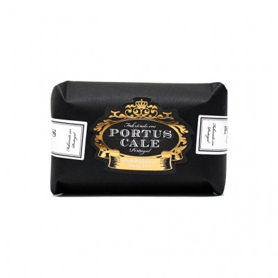 Barra de sabão embalado em papel preto com etiqueta dourada e branca Portus Cale