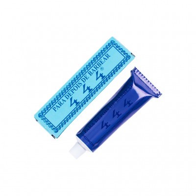 Creme para depois de barbear em tubo azul com caixa azul clara.