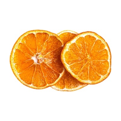 Rodelas de laranja desidratada em fundo branco