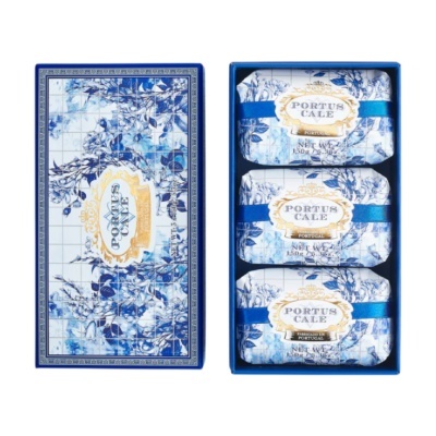 Caixa de sabonetes Portus Cale com embalagem floral azul e branca
