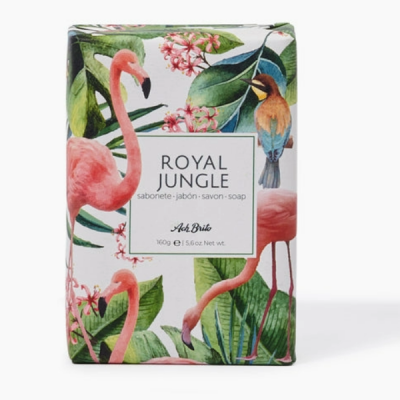 Embalagem de sabonete Royal Jungle com flamingos e folhas tropicais