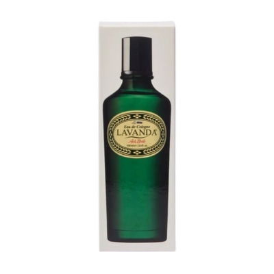 Frasco de Eau de Cologne Lavanda em vidro verde com tampa preta e rótulo oval creme.