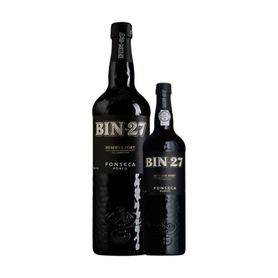 Garrafa grande e pequena de vinho do Porto Fonseca BIN Nº 27 com rótulo preto e letras douradas em fundo branco.