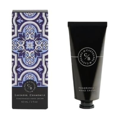 Creme de mãos perfumado Lavender Chamomile da Castelbrel com embalagem azul e roxa e tubo preto