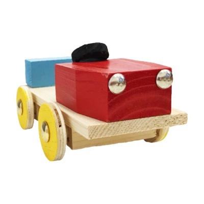 Carro brinquedo feito de madeira colorida com rodas amarelas e corpo vermelho