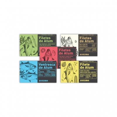 Latas coloridas de filetes de atum da marca Aveiro com diferentes sabores e texturas