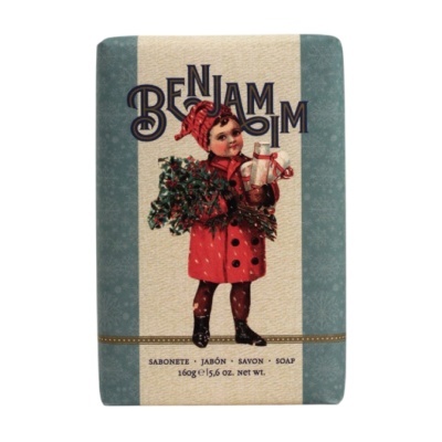 Embalagem de sabonete Benjamin com ilustração vintage de criança e texto multilingue