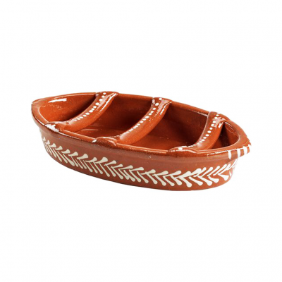 Barco decorativo em cerâmica castanha com pintura branca