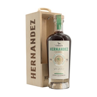 Garrafa de vermute Hernandez com caixa de madeira