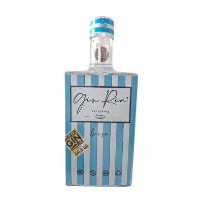 Garrafas de gin artesanal Gin Ria com rótulo azul e branco às riscas