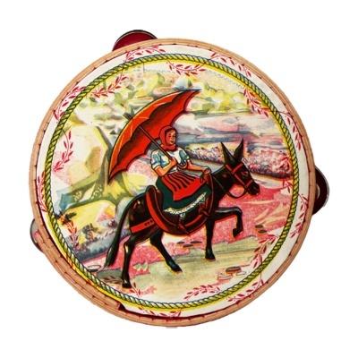 Pandeireta com decoração de mulher no burro com guarda-chuva vermelho