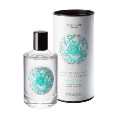 Frasco e embalagem de água de colónia Benamôr com design branco, azul e verde.