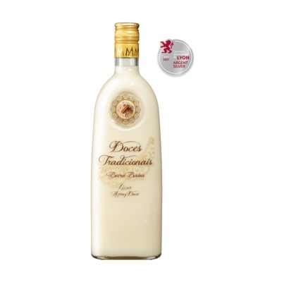 Garrafa de licor branco com tampa dourada e selo de prémio prata