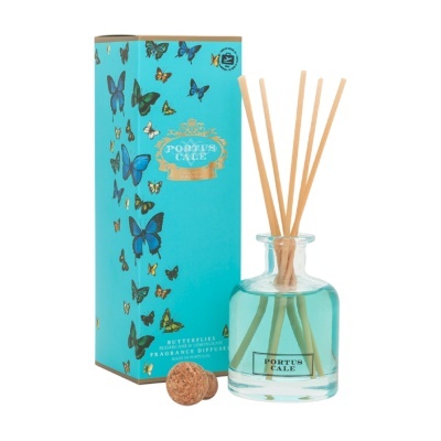 Difusor de fragrância Portus Cale com embalagem azul decorada com borboletas