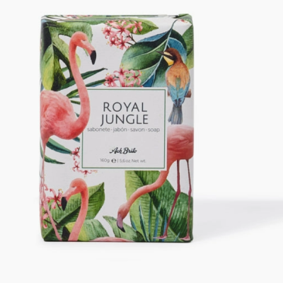 Sabonete Royal Jungle com estampa de flamingos e folhas tropicais