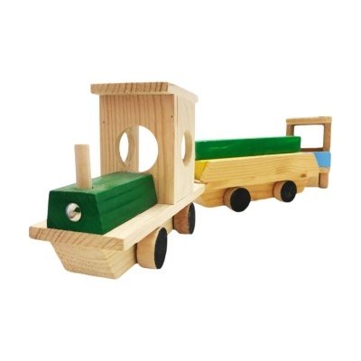 Brinquedo de madeira em forma de comboio com cores verde, amarelo e azul