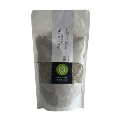 Embalagem de mistura para saladas Flor de Sal de Aveiro com etiqueta branca, preta e símbolo verde.