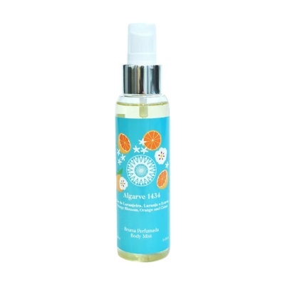 Frasco de bruma perfumada Algarve 1434 com rótulo azul e imagens de laranja e flores