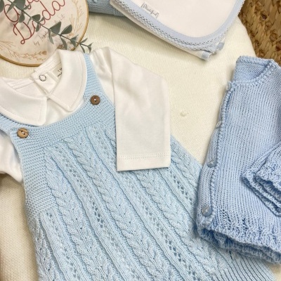 Conjunto&#x20;jardineira&#x20;e&#x20;body