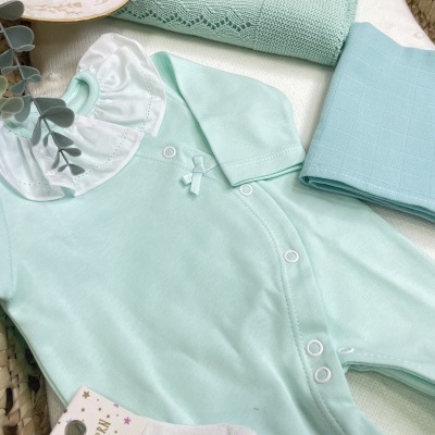 Babygrow&#x20;de&#x20;algod&#x00E3;o&#x20;em&#x20;v&#x00E1;rias&#x20;cores