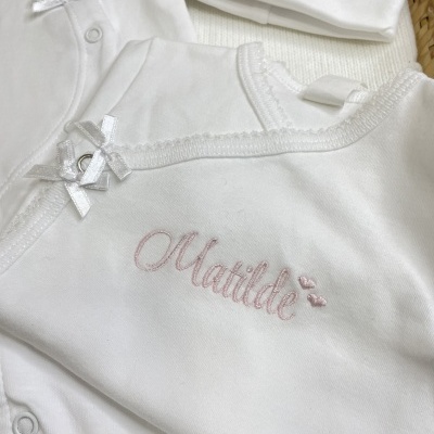 Babygrow,&#x20;conjunto&#x20;interior&#x20;e&#x20;gorro&#x20;Matilde