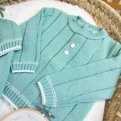Conjunto&#x20;de&#x20;camisola,&#x20;cal&#x00E7;as&#x20;e&#x20;gorro