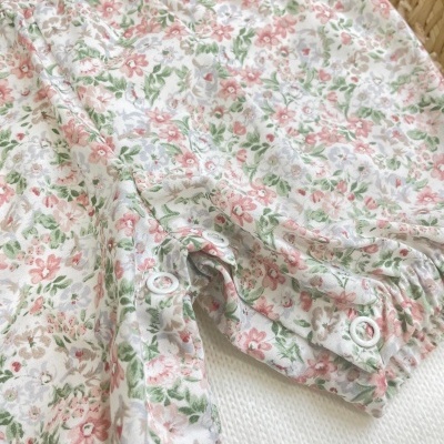 Conjunto&#x20;de&#x20;jardineira&#x20;e&#x20;camisola