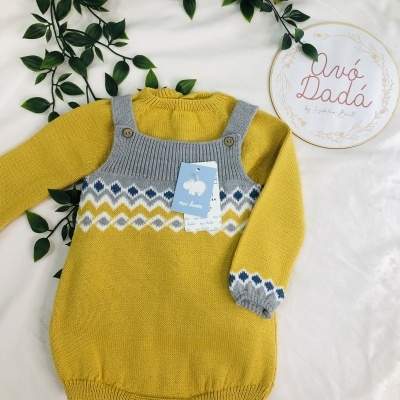 conjunto&#x20;de&#x20;camisola&#x20;e&#x20;fofo