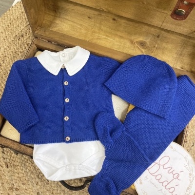 Conjunto&#x20;de&#x20;casaco,&#x20;cal&#x00E7;a&#x20;e&#x20;gorro&#x20;de&#x20;inverno