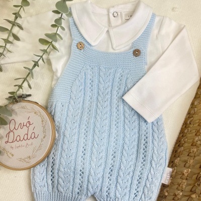 Conjunto&#x20;jardineira&#x20;e&#x20;body