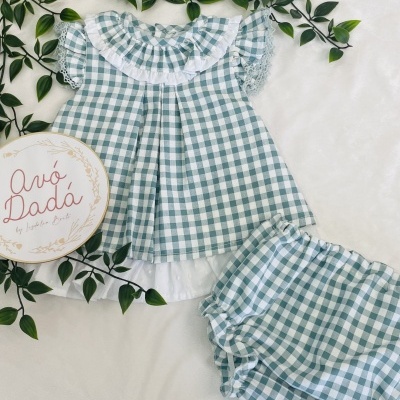 Vestido,&#x20;tapa&#x20;fraldas&#x20;e&#x20;touca