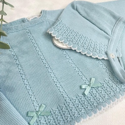 Conjunto&#x20;de&#x20;camisola,&#x20;cal&#x00E7;as&#x20;e&#x20;touca