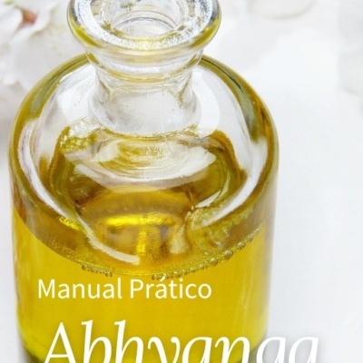 Garrafa de óleo amarelo com texto manual prático abhyanga