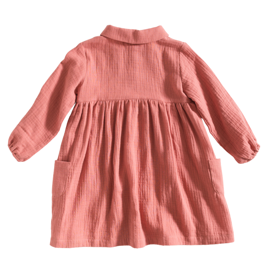 Vestido cor-de-rosa de manga comprida com bolsos e gola