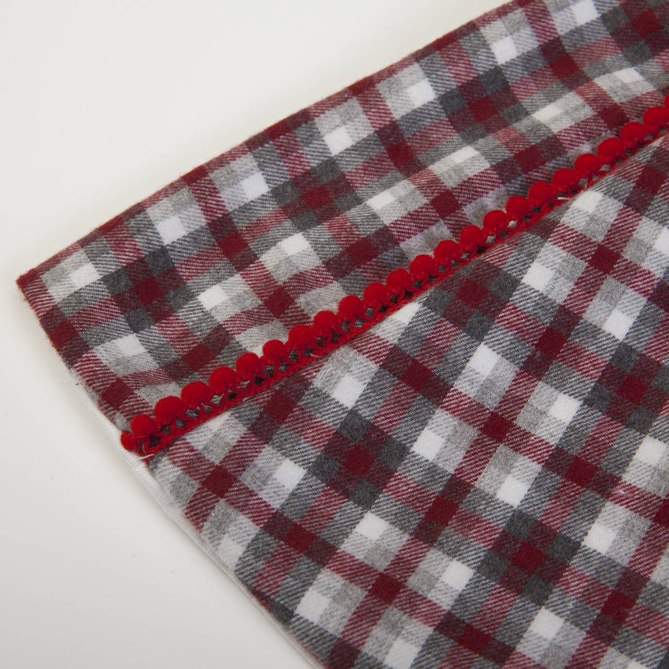 tecido xadrez cinza branco vermelho com renda vermelha ondulada