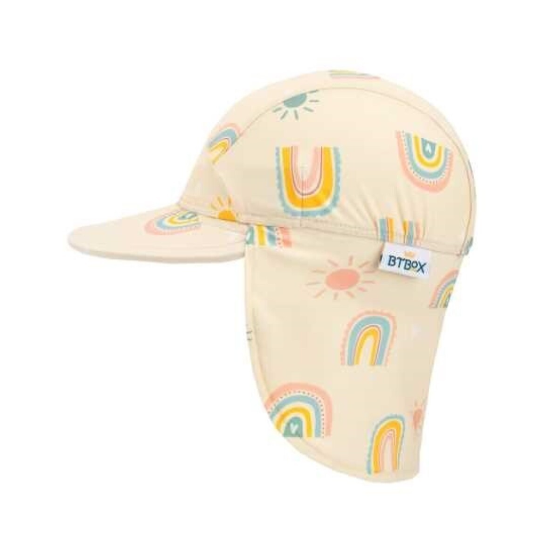 Boné infantil bege com padrões coloridos de arco-íris e sol, e proteção para o pescoço